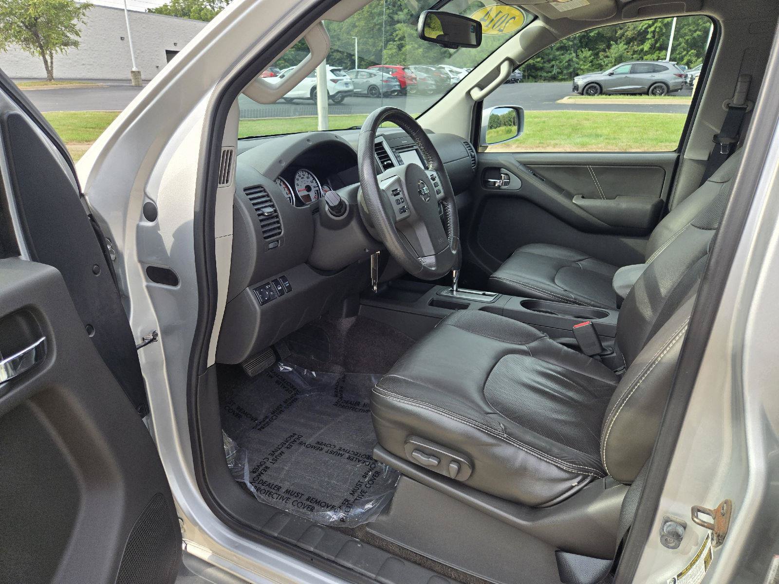 Used 2014 Nissan Frontier PRO-4X w/ Pro-4x Luxury Package AWD/4WD image 11