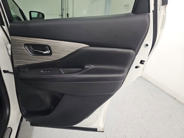 Used 2015 Nissan Murano Platinum w/ Platinum Technology Package AWD/4WD image 35