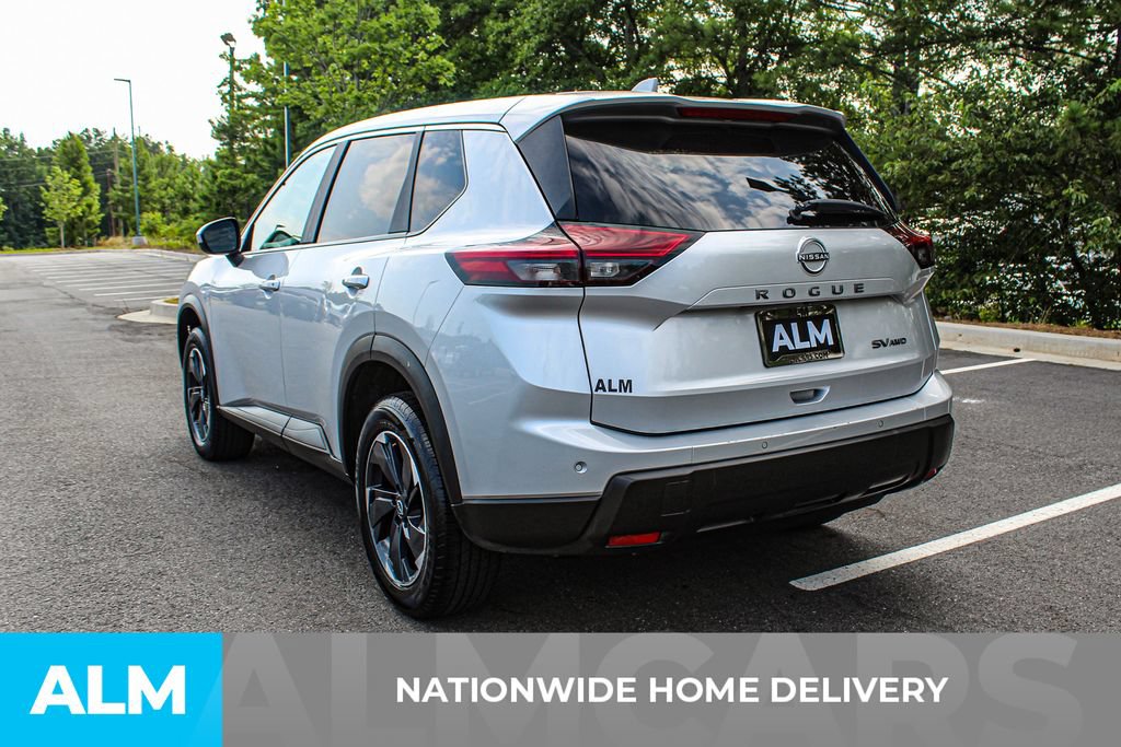 Used 2024 Nissan Rogue SV AWD/4WD image 4