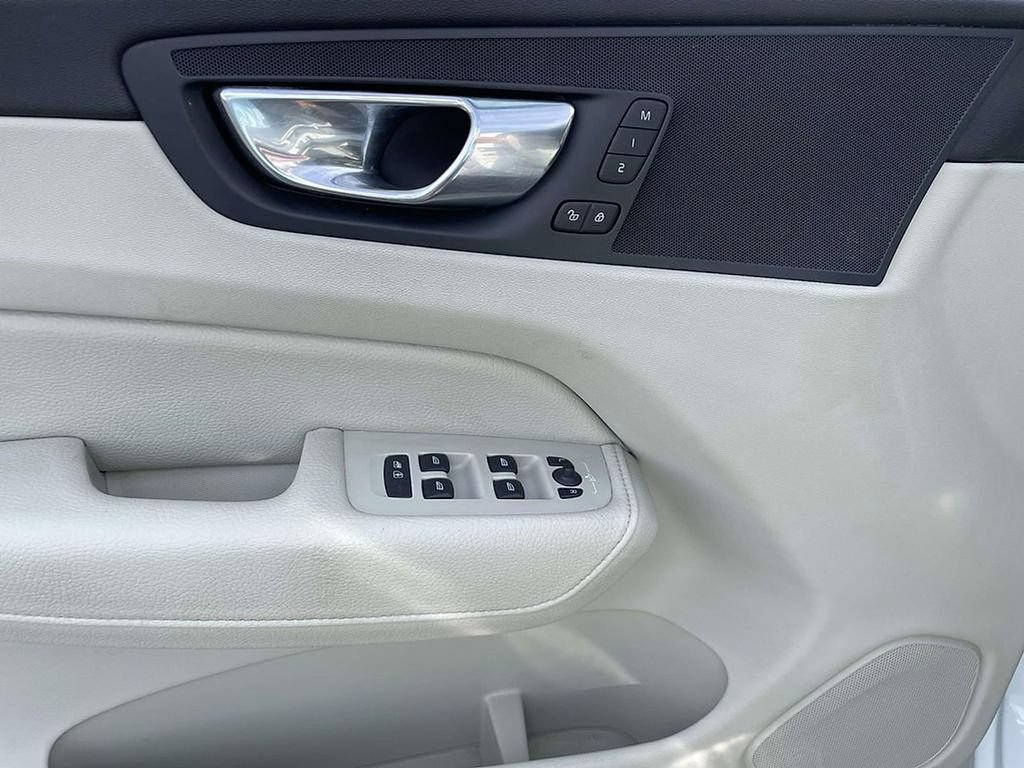 Used 2018 Volvo XC60 T5 Inscription w/ Convenience Package AWD/4WD image 17