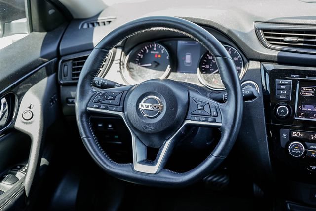 Used 2018 Nissan Rogue SL FWD image 14