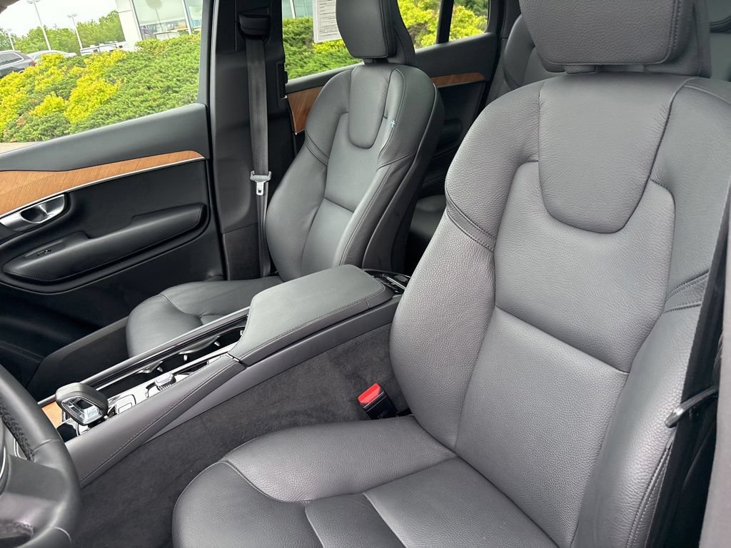 Certified 2023 Volvo XC90 B5 Plus w/ Protection Package Premier AWD/4WD image 17