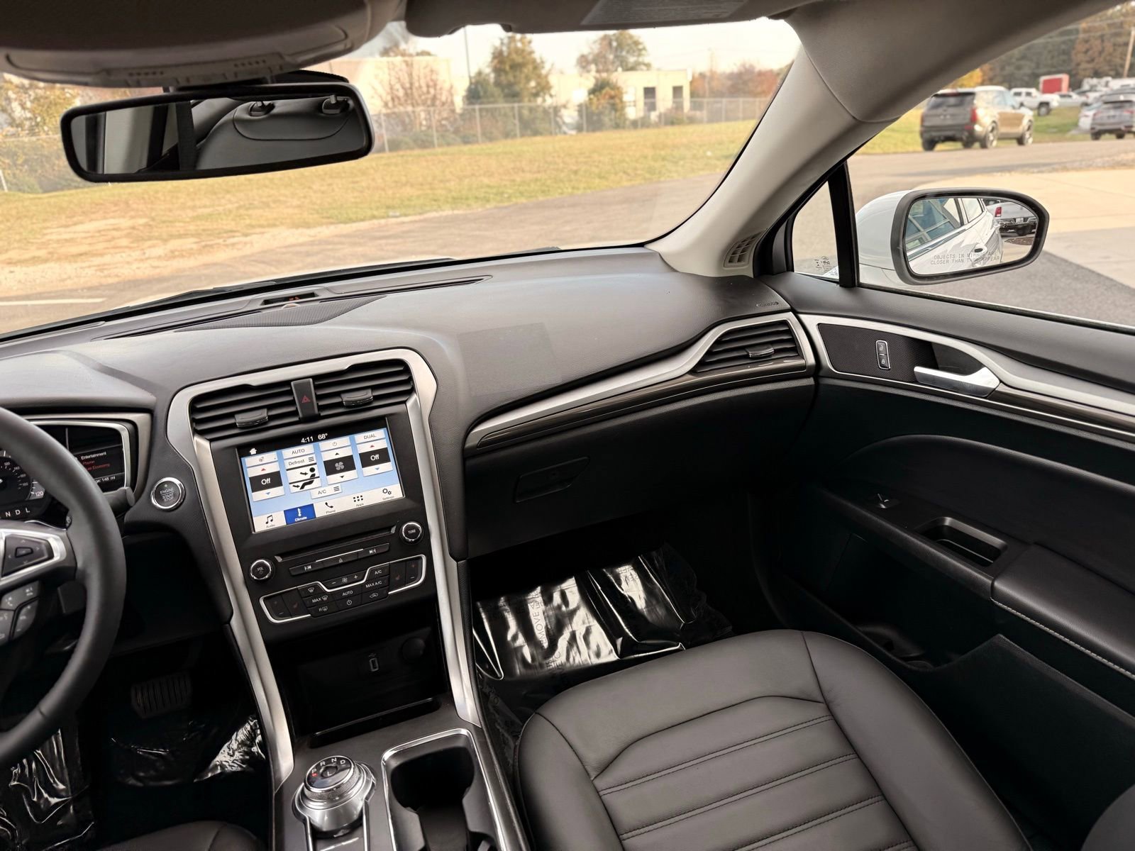 Used 2017 Ford Fusion SE w/ Equipment Group 602A image 26