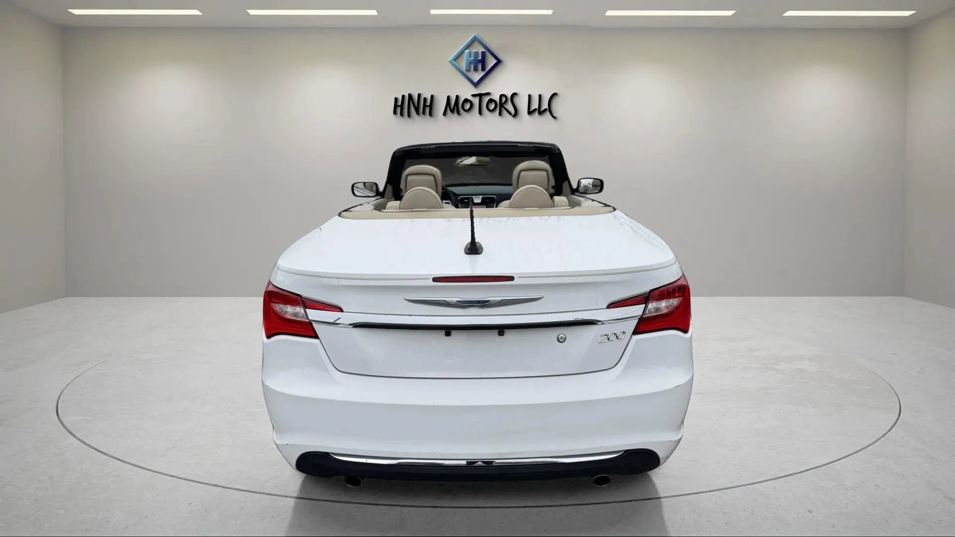 Used 2013 Chrysler 200 Limited image 18