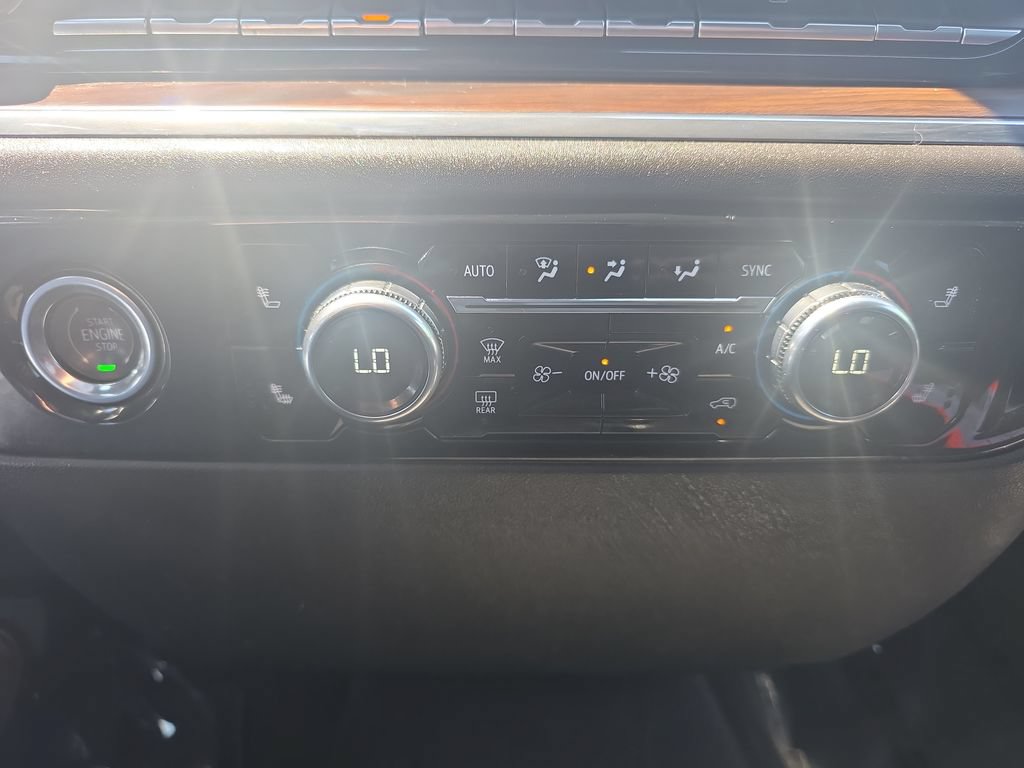Certified 2024 GMC Sierra 1500 SLT AWD/4WD image 22