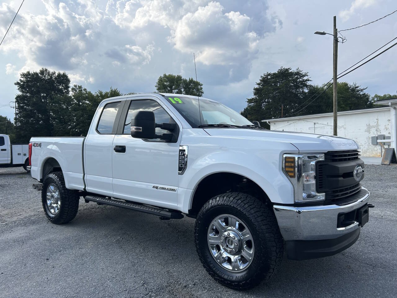 Used 2019 Ford F250 XL w/ XL Value Package AWD/4WD image 4