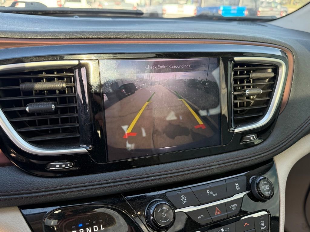 Used 2020 Chrysler Pacifica Limited image 20