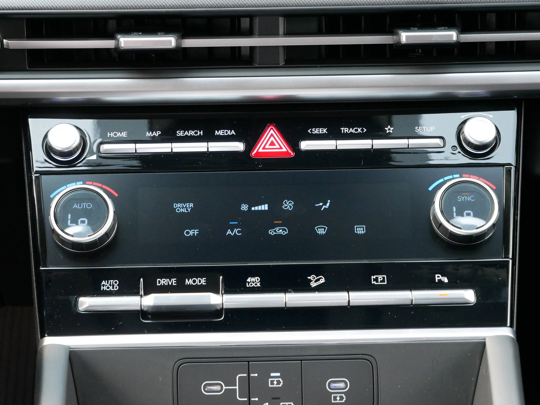 New 2026 Hyundai Santa Fe SE image 11