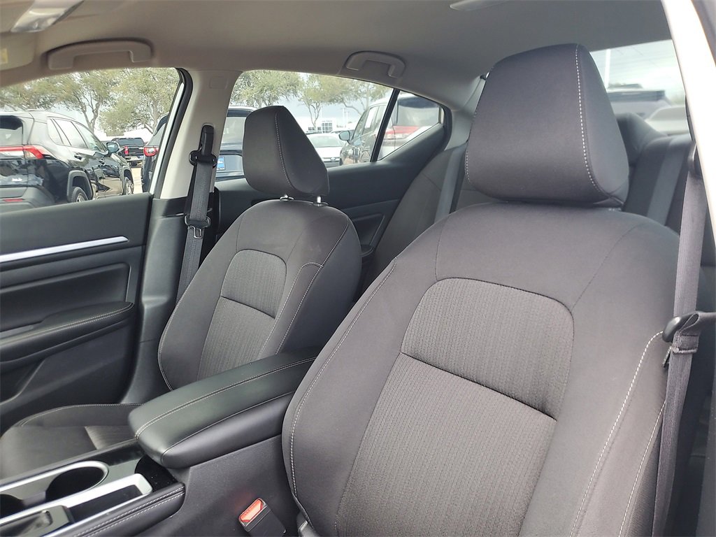 Used 2023 Nissan Altima 2.5 SV image 14