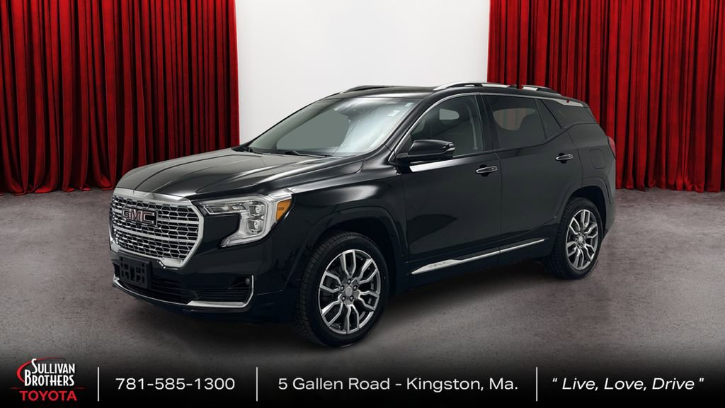 Used 2023 GMC Terrain Denali image 1