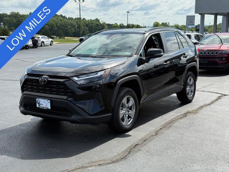 Used 2023 Toyota RAV4 XLE w/ Convenience Package image 9