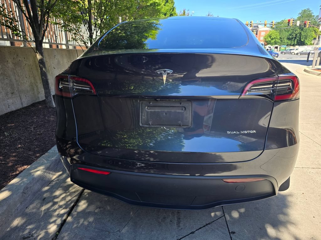 Used 2024 Tesla Model Y Long Range AWD/4WD image 6