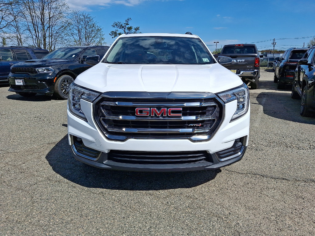 Used 2022 GMC Terrain AT4 w/ LPO, Floor Liner Package AWD/4WD image 38