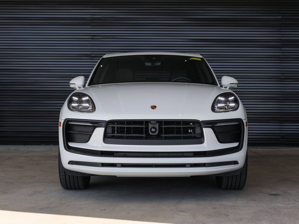 Certified 2026 Porsche Macan AWD/4WD image 10