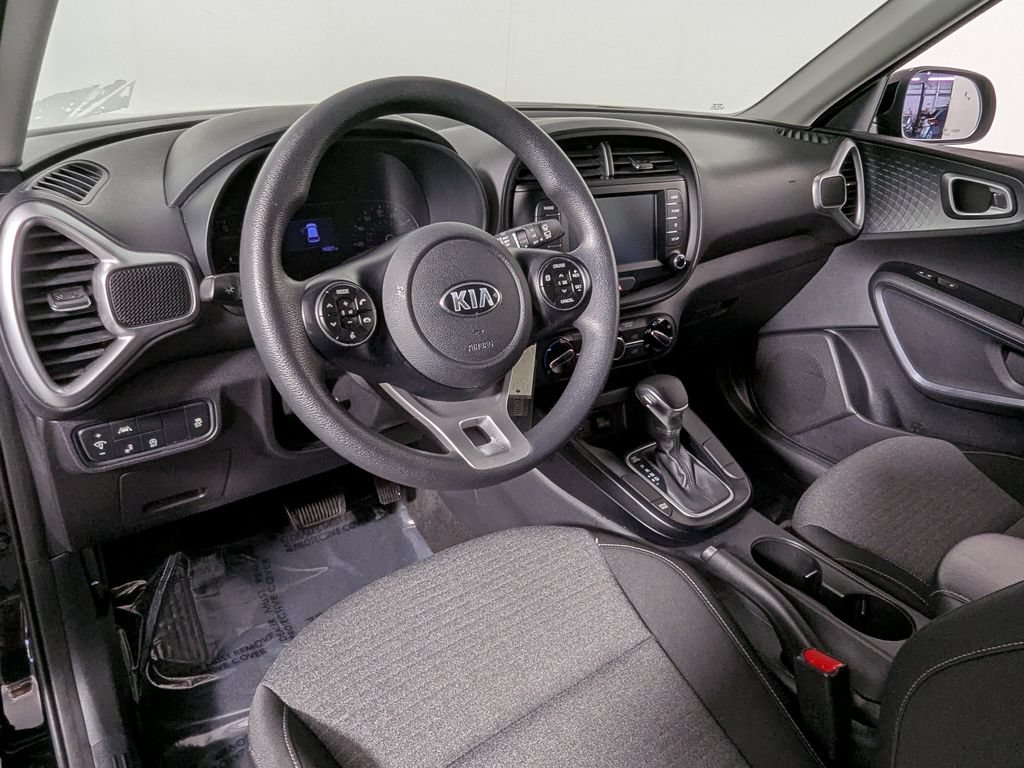 Used 2020 Kia Soul S FWD image 13