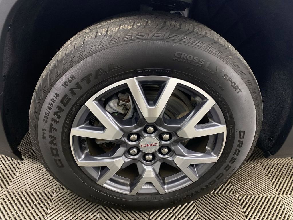 Used 2023 GMC Acadia SLT w/ LPO, Floor Liner Package image 10