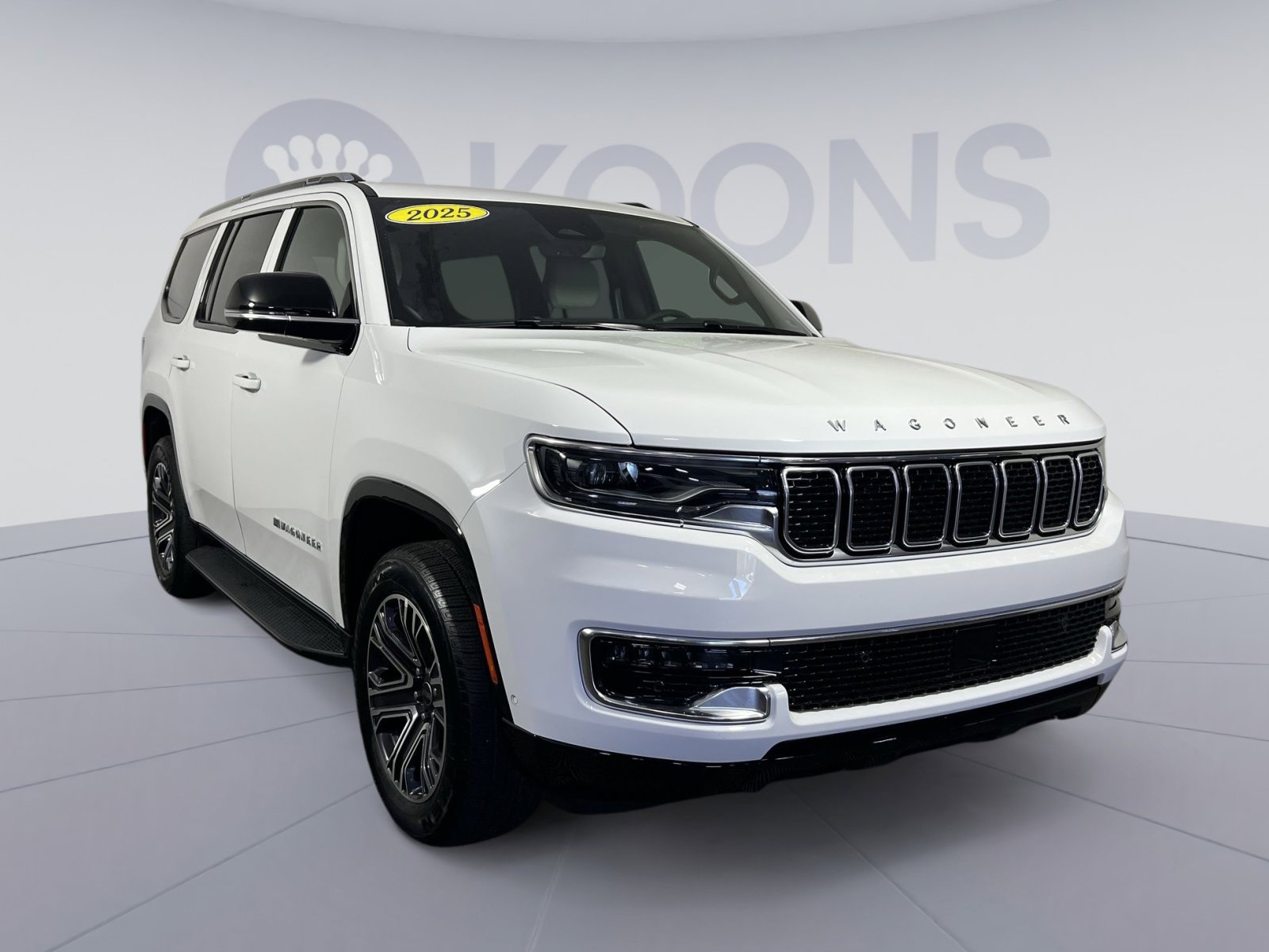 Used 2025 Jeep Wagoneer 4WD image 10