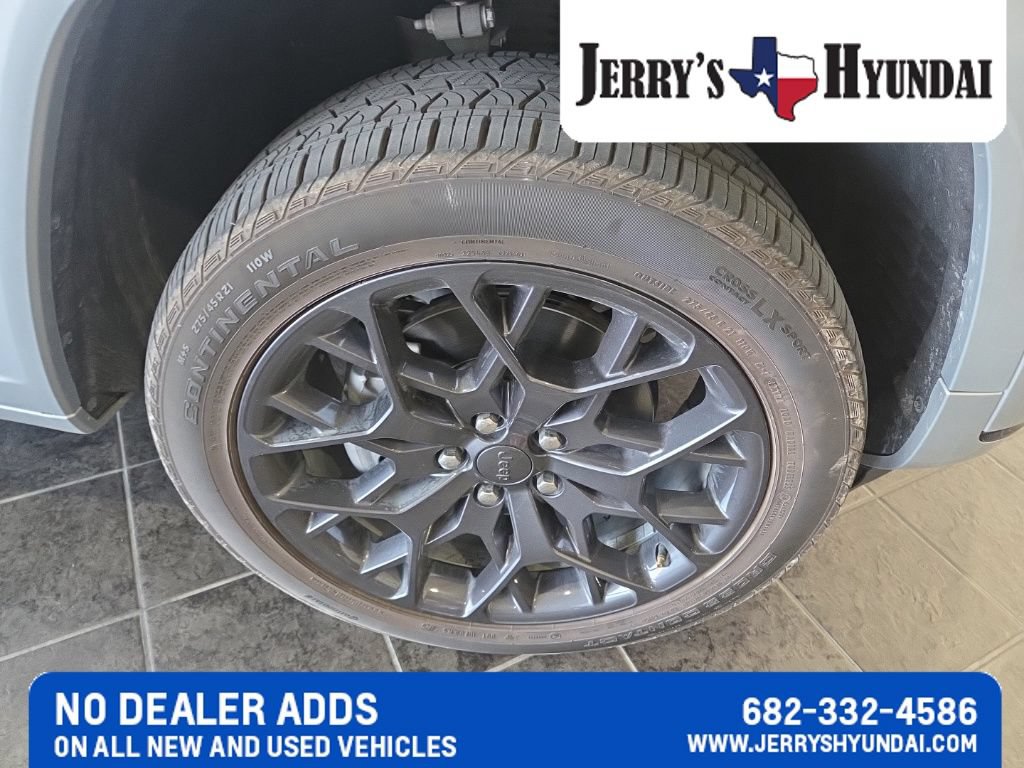 Used 2023 Jeep Grand Cherokee L Summit AWD/4WD image 4