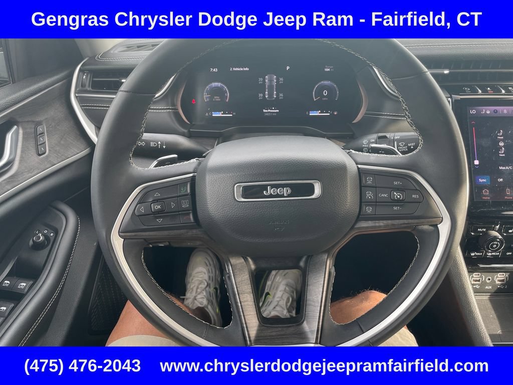 Used 2023 Jeep Grand Cherokee Limited w/ Luxury Tech Group II AWD/4WD image 57