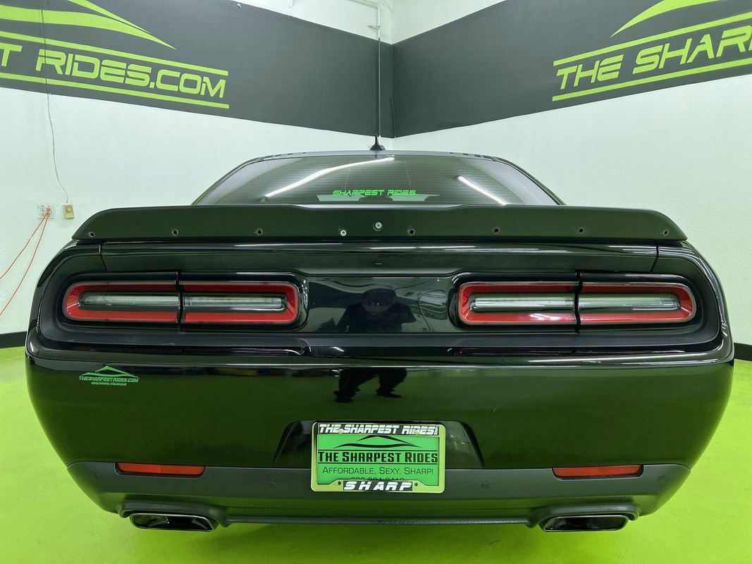 Used 2018 Dodge Challenger R/T RWD image 8