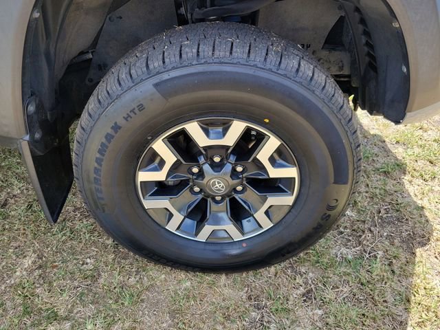 Used 2020 Toyota Tacoma TRD Off-Road w/ TRD Premium Off Road Package AWD/4WD image 6