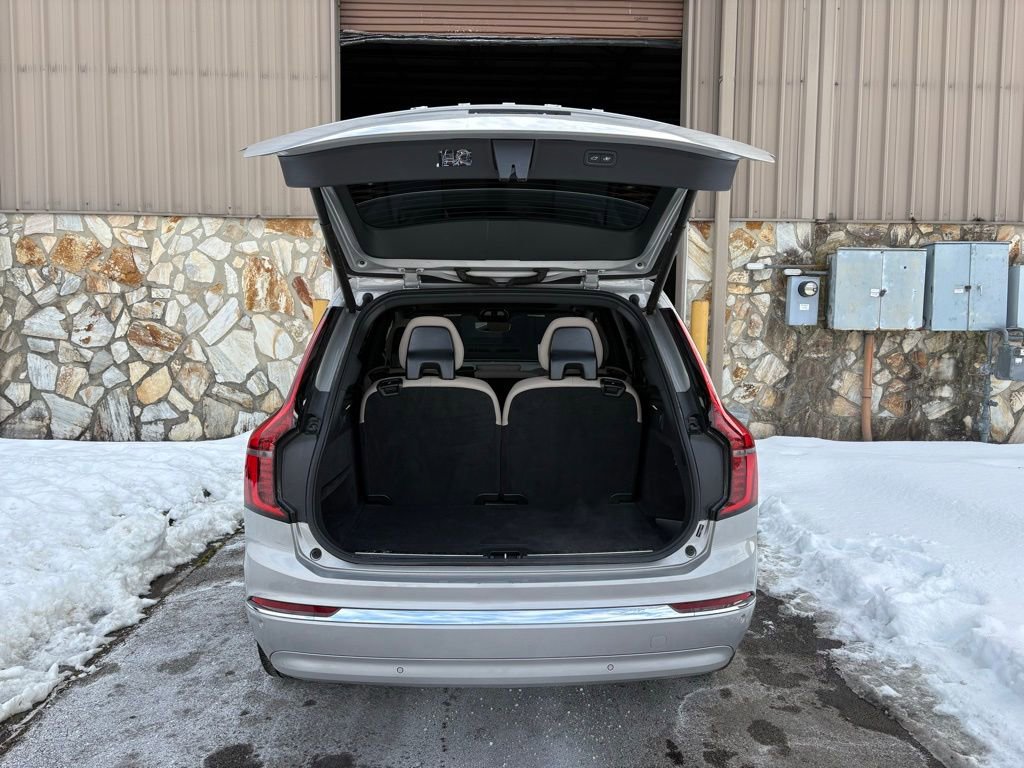 Used 2025 Volvo XC90 B6 Plus image 14