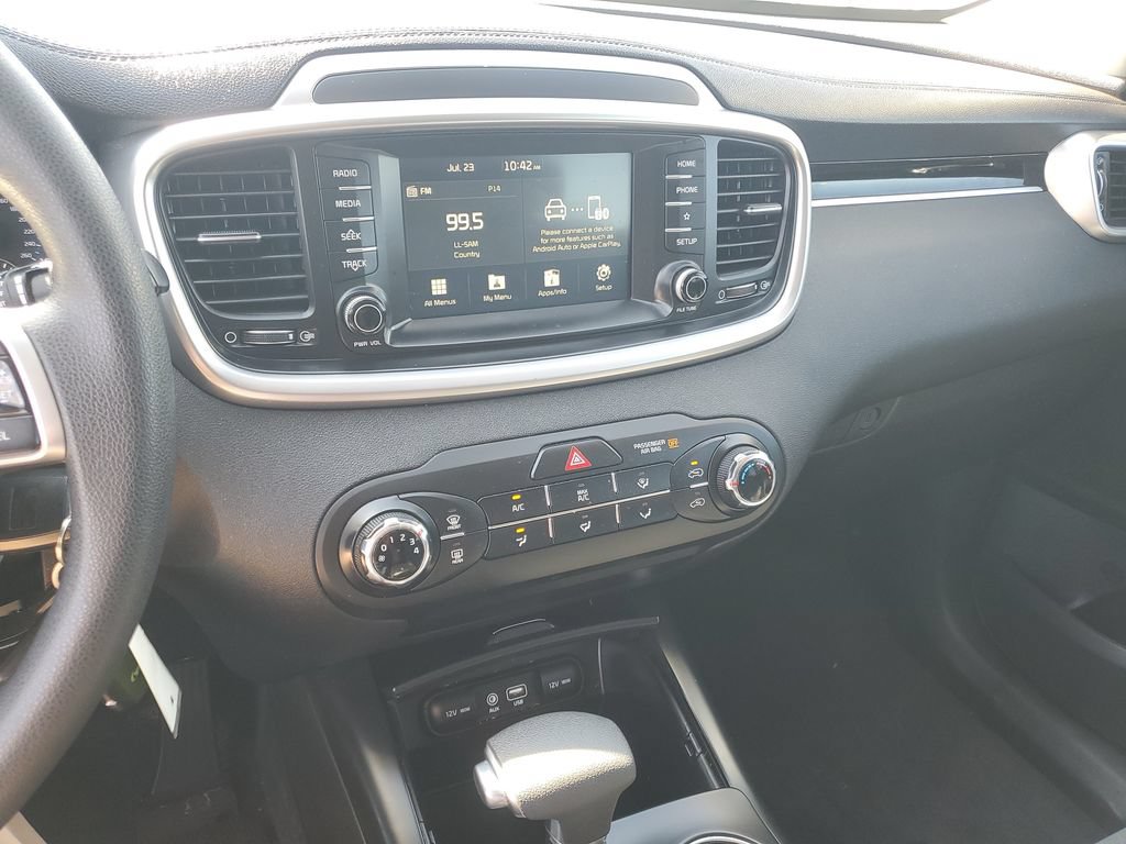 Used 2019 Kia Sorento FWD image 16