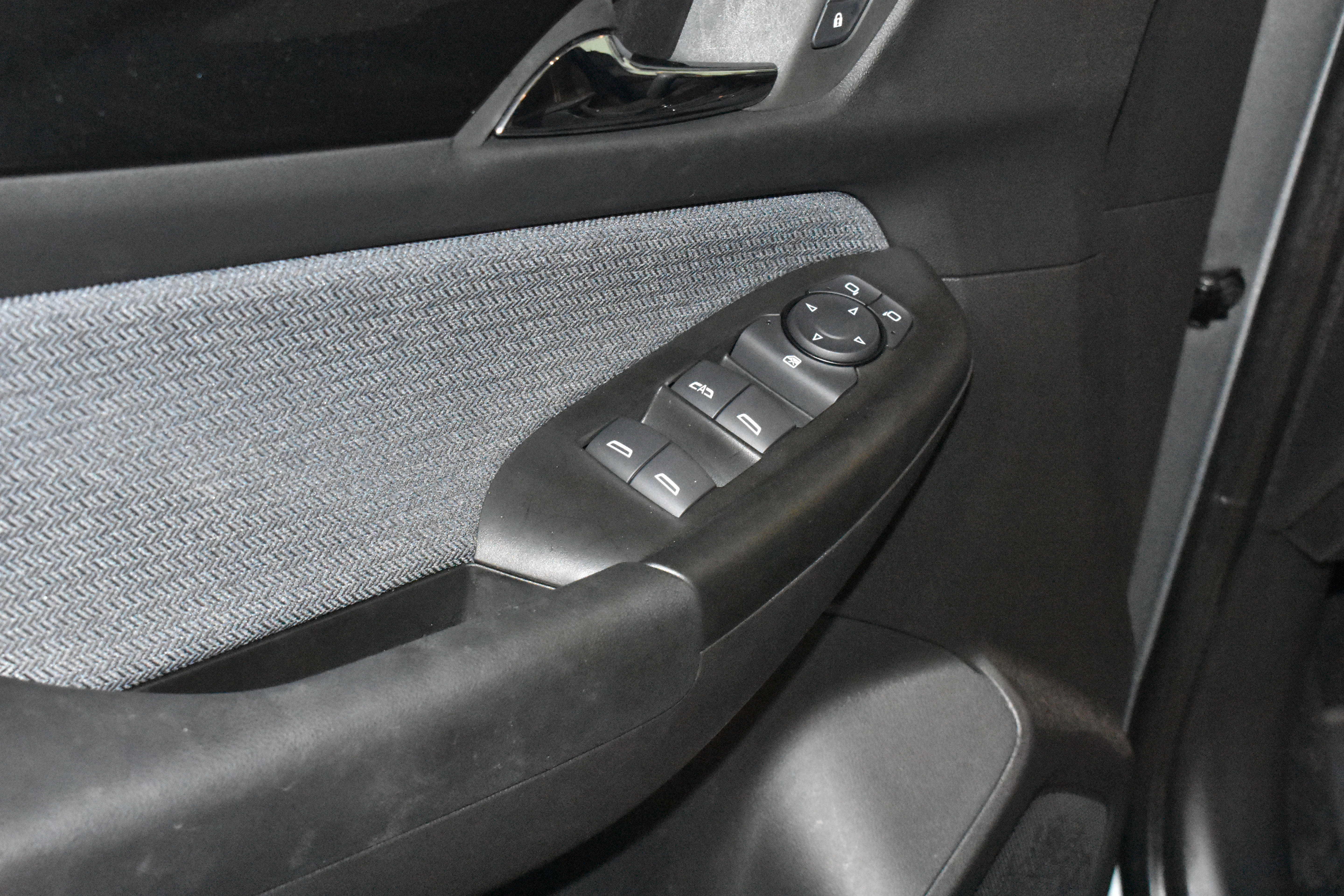 Used 2025 Chevrolet TrailBlazer LT w/ Driver Confidence Package image 26