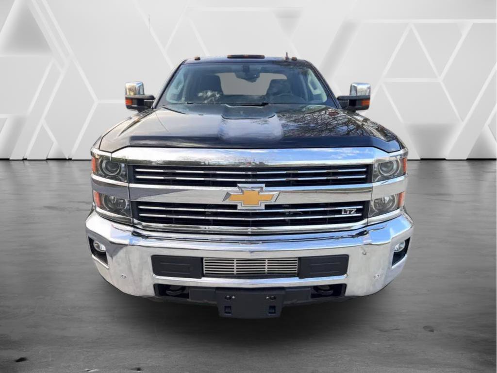 Used 2016 Chevrolet Silverado 2500 LTZ w/ LTZ Plus Package image 3