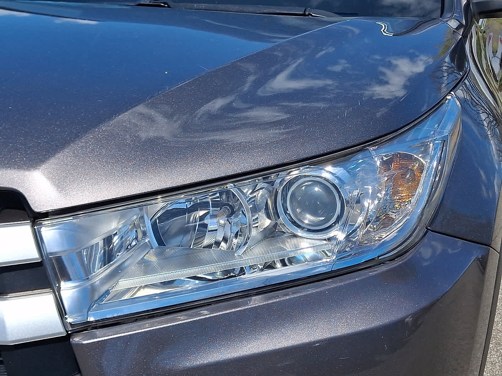 Certified 2019 Toyota Highlander XLE AWD/4WD image 10