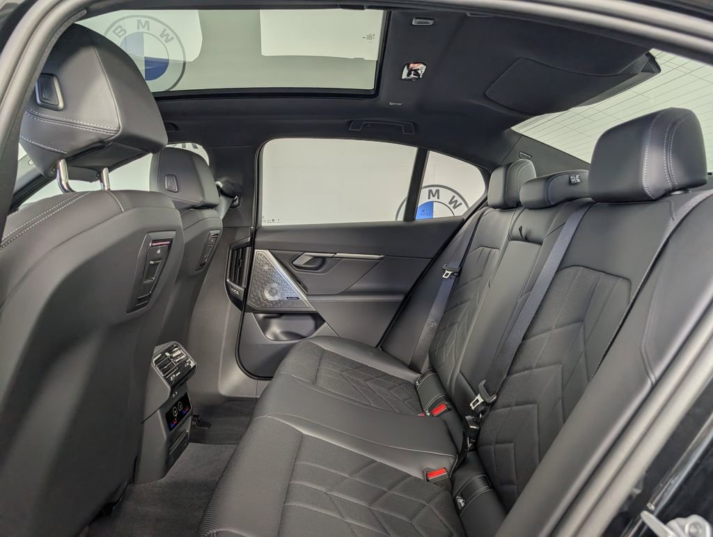 Certified 2026 BMW 550e xDrive image 15