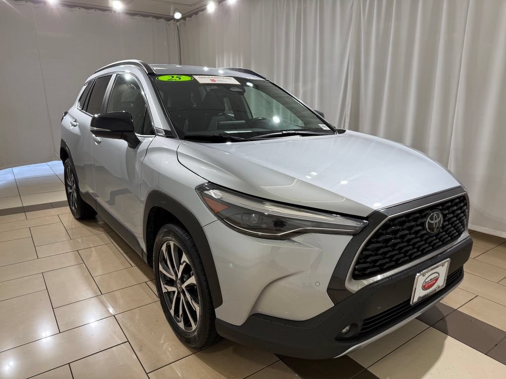 Certified 2025 Toyota Corolla Cross XLE FWD image 7
