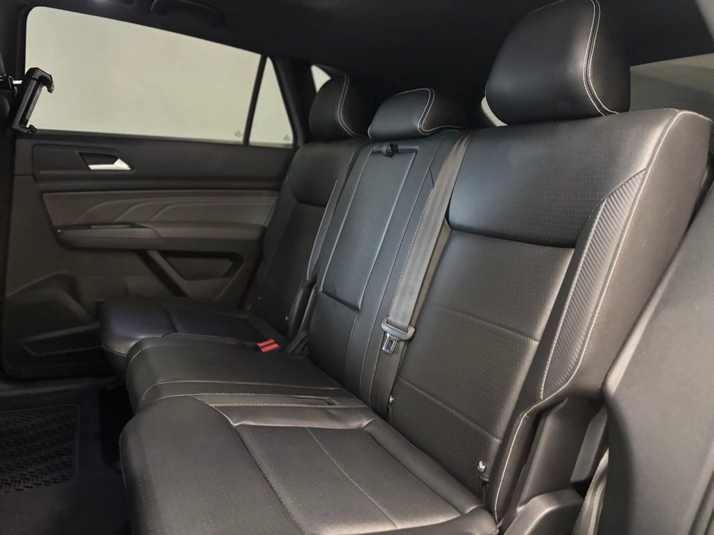 Used 2021 Volkswagen Atlas Cross Sport SEL R-Line image 9