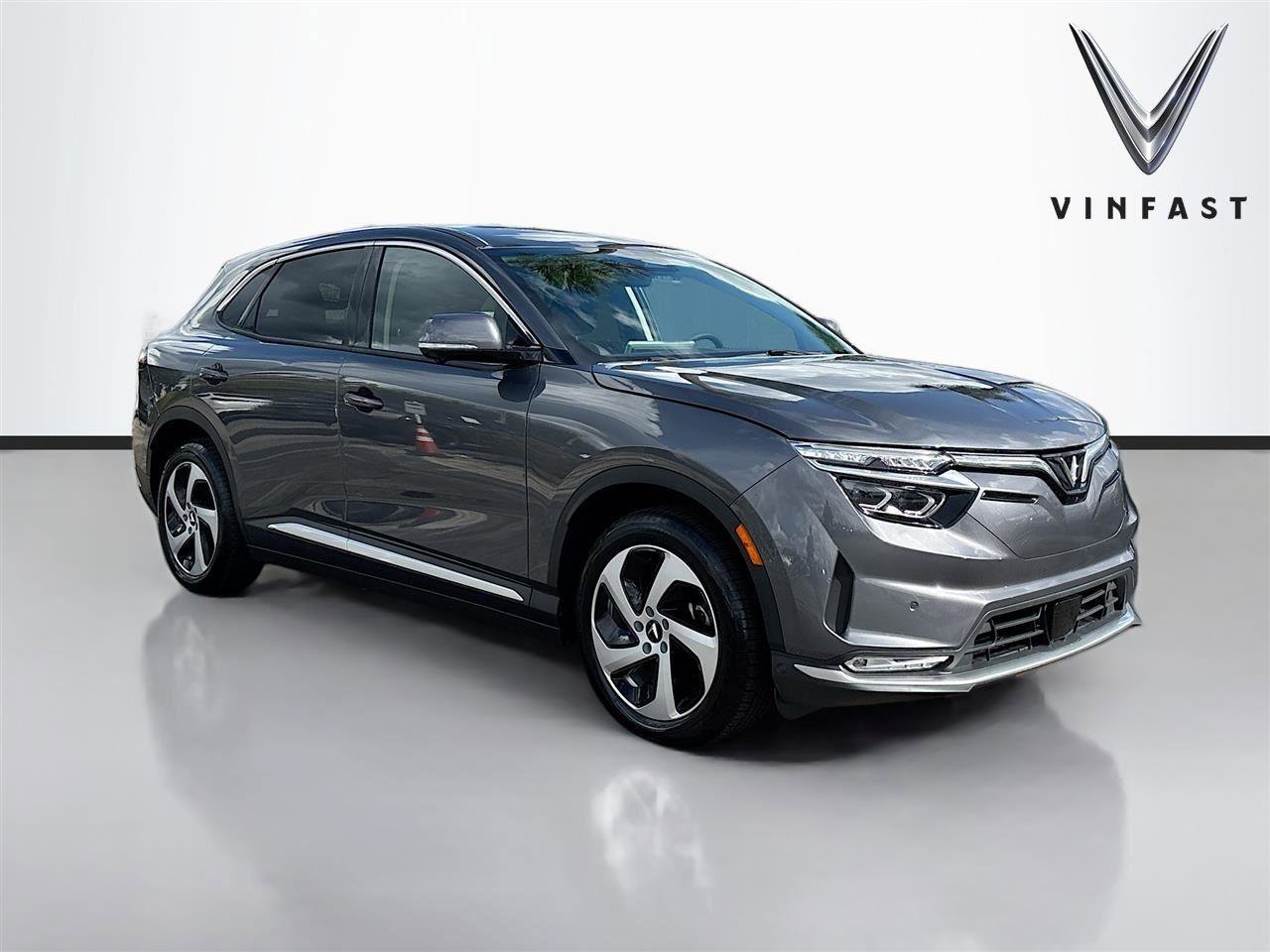 New 2025 VinFast VF 8 Eco