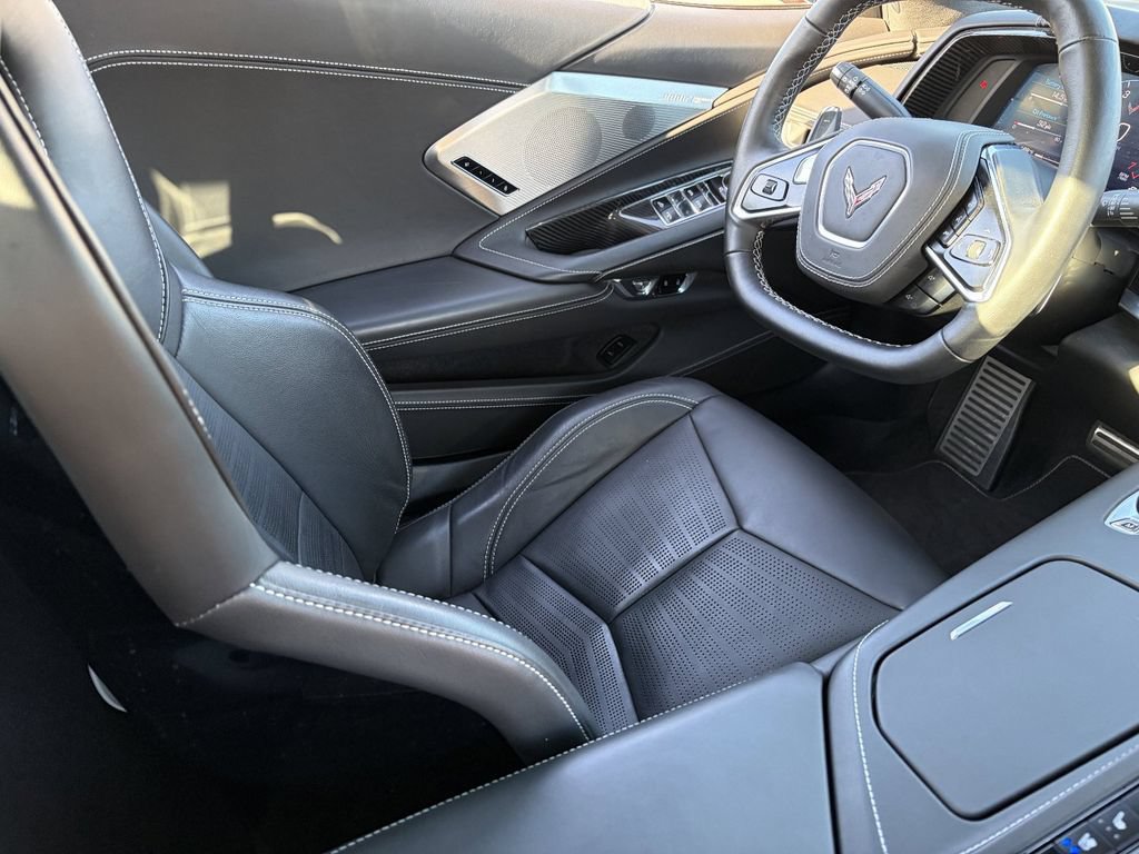 Used 2021 Chevrolet Corvette Stingray Premium Conv w/ Z51 Performance Package RWD image 14