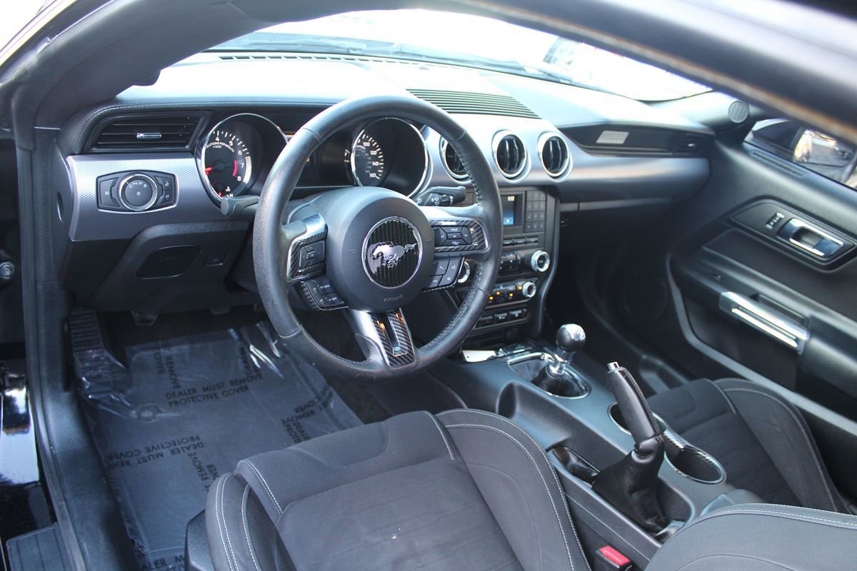 Used 2017 Ford Mustang GT RWD image 18