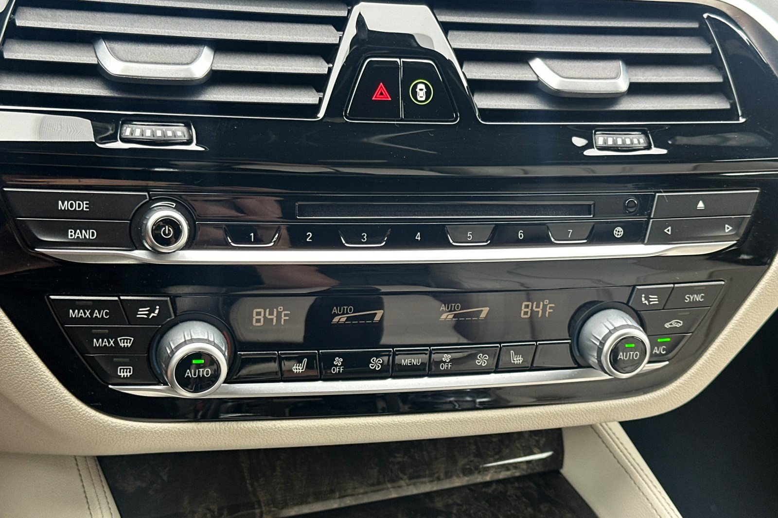 Used 2018 BMW 530e RWD image 26