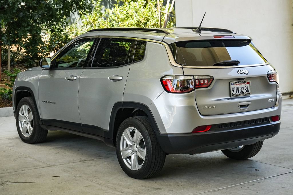 Used 2022 Jeep Compass Latitude image 4