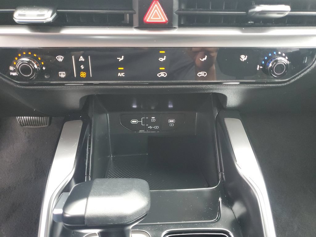 Certified 2025 Kia Sorento LX FWD image 20