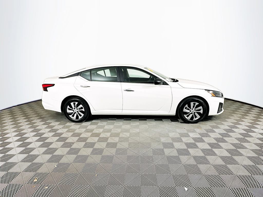 Certified 2025 Nissan Altima 2.5 S FWD image 12
