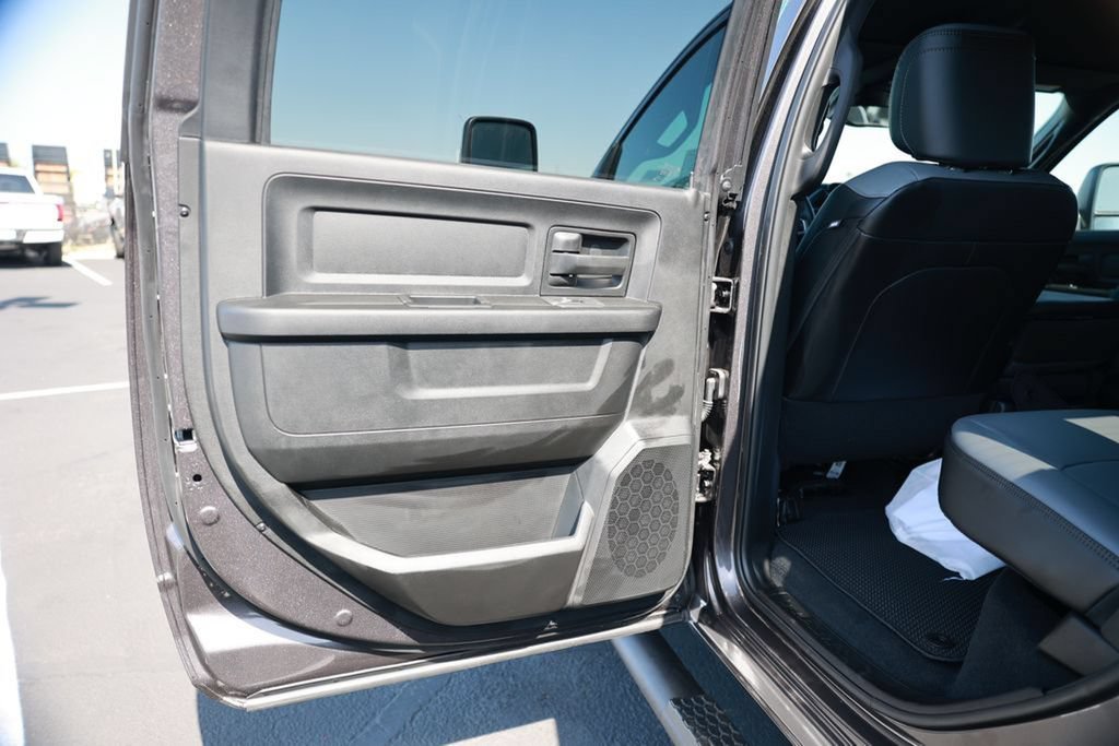 New 2026 RAM 3500 Tradesman AWD/4WD image 32