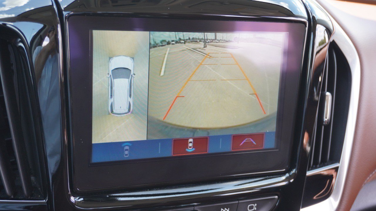 Used 2018 Chevrolet Traverse High Country AWD/4WD image 18