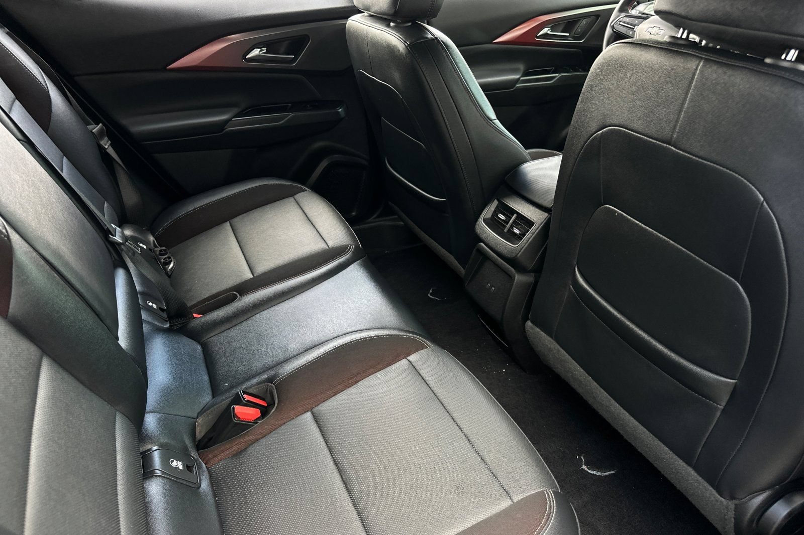 Used 2024 Chevrolet Equinox EV RS FWD image 19