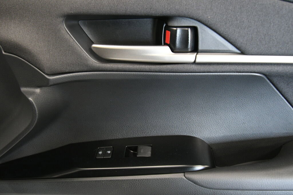 Used 2025 Toyota Camry LE image 26