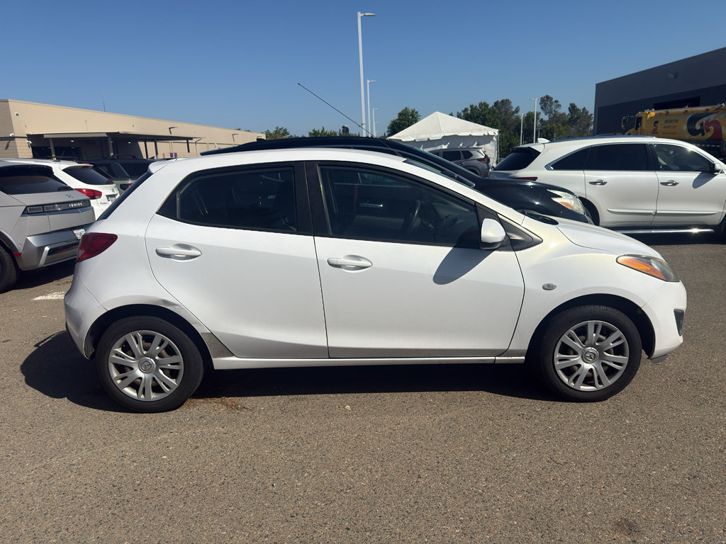 Used 2011 MAZDA MAZDA2 Sport FWD image 4