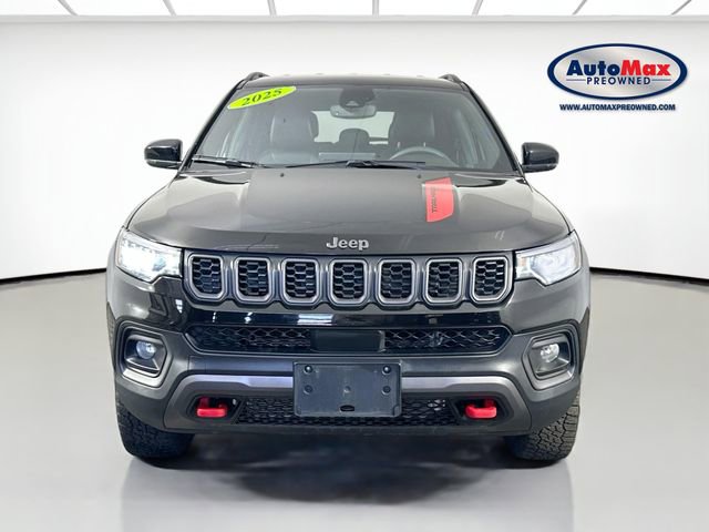 Used 2025 Jeep Compass Trailhawk image 6