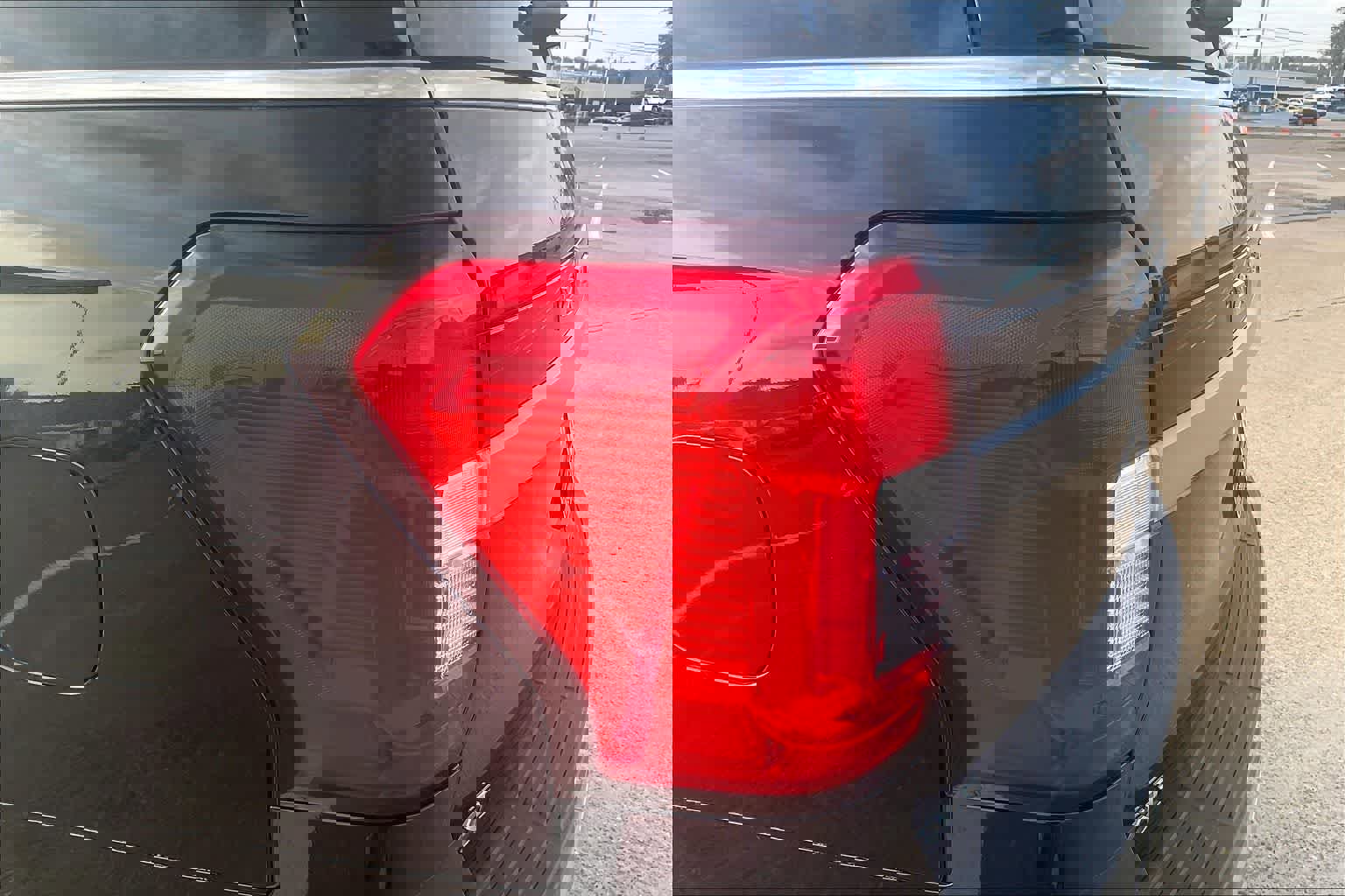 Used 2024 Ford Expedition Max XLT image 30