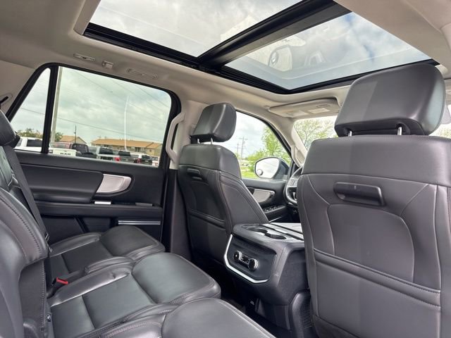 Used 2025 Ford Expedition Max Active AWD/4WD image 14