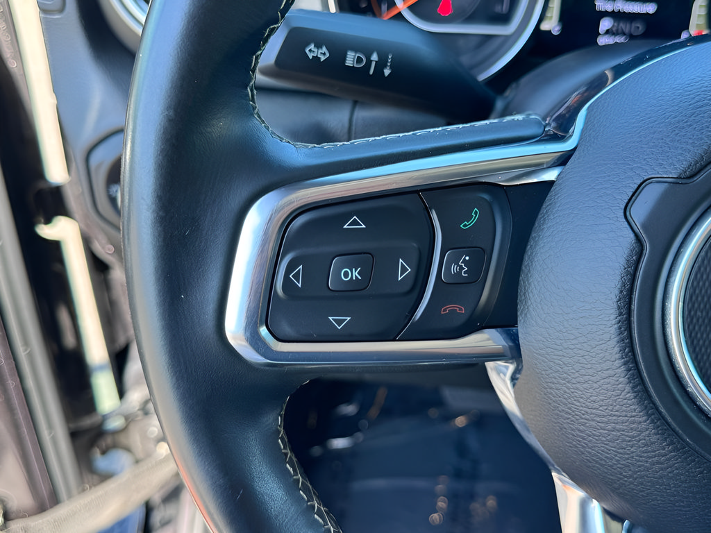 Used 2020 Jeep Wrangler Unlimited Sahara AWD/4WD image 15