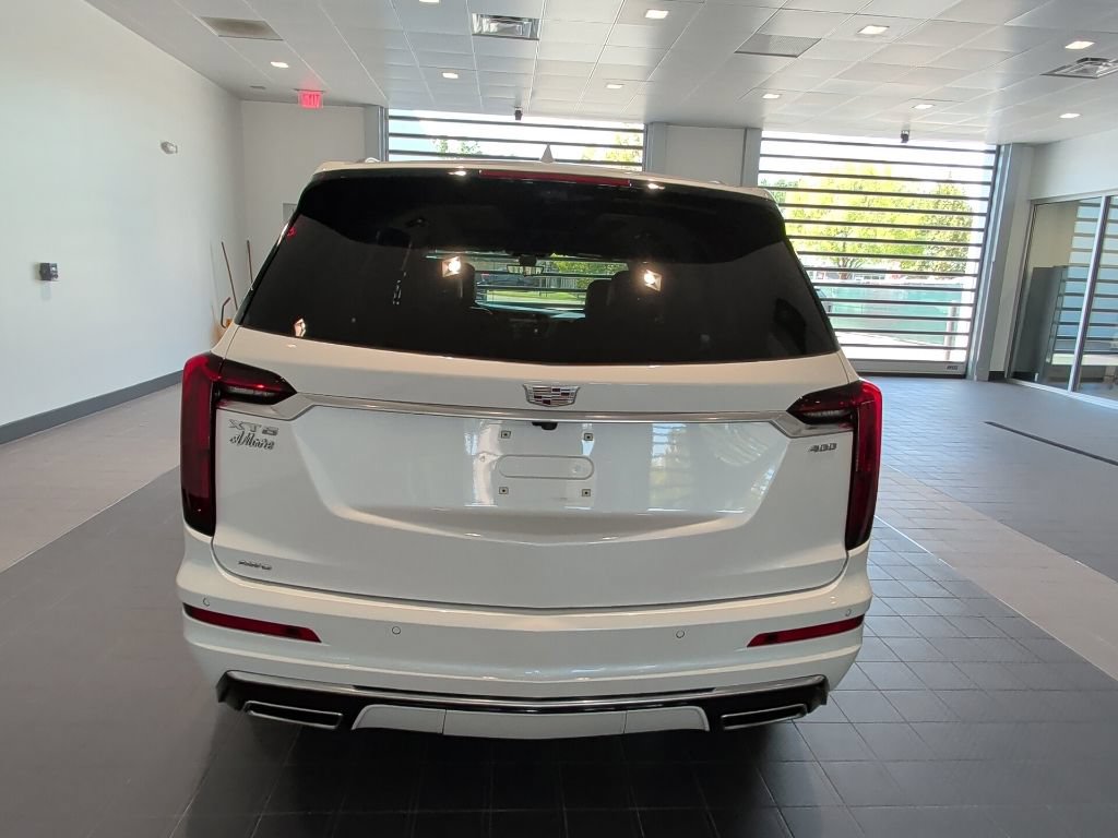 Certified 2022 Cadillac XT6 Premium Luxury w/ Platinum Package AWD/4WD image 4